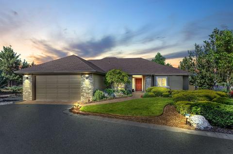 8055 Silver Falls Dr, Redmond, OR 97756