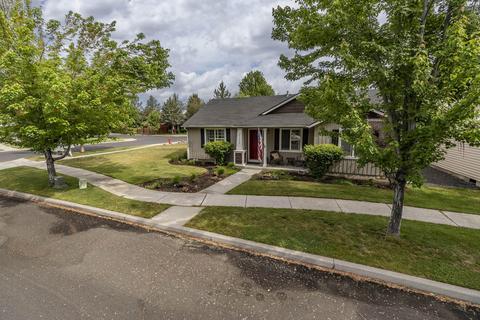 20606 Daisy Ln, Bend, OR 97702 photo 2