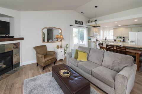 20606 Daisy Ln, Bend, OR 97702 photo 3