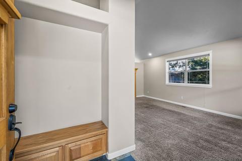 2659 NW Rainbow Ridge Dr, Bend, OR 97703 photo 4