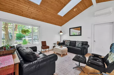 1208 NW 13th St, Bend, OR 97703 photo 5