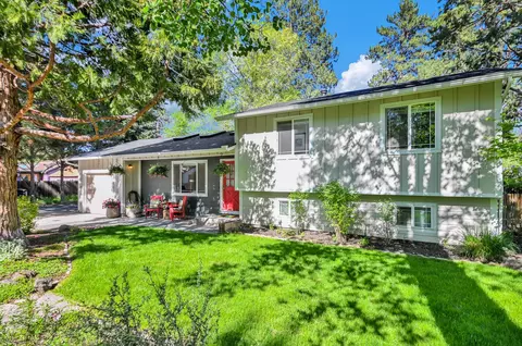 1208 NW 13th St, Bend, OR 97703 photo 2