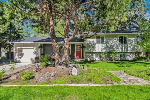1208 NW 13th St, Bend, OR 97703