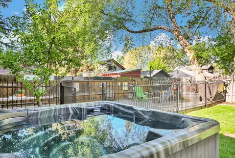 1208 NW 13th St, Bend, OR 97703 photo 32