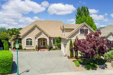 239 Pine Lake Dr, Eagle Point, OR 97524