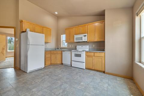16917 Whittier Dr, Bend, OR 97707 photo 5