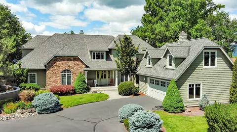 1240 Wineteer Ln, Grants Pass, OR 97527