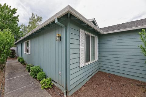 450 St Clair Way, Eagle Point, OR 97524 photo 5