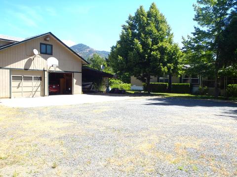 255 Nancy Pl, Grants Pass, OR 97527