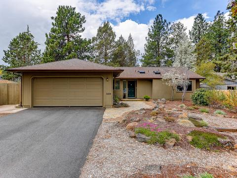 809 SE Breitenbush Ln, Bend, OR 97702
