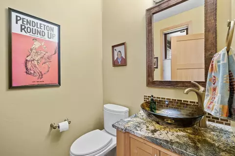 19366 SW Seaton Loop, Bend, OR 97702 photo 32