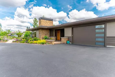 19366 SW Seaton Loop, Bend, OR 97702 photo 4