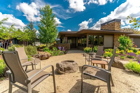 19366 SW Seaton Loop, Bend, OR 97702