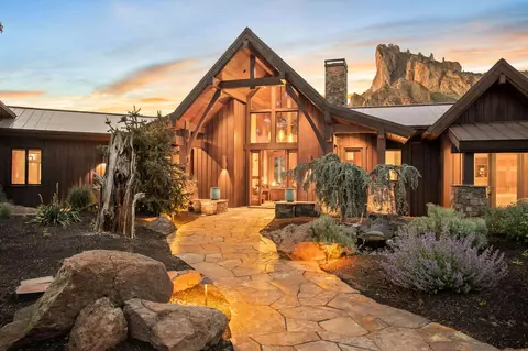 9455 NE Smith Rock Loop, Terrebonne, OR 97760