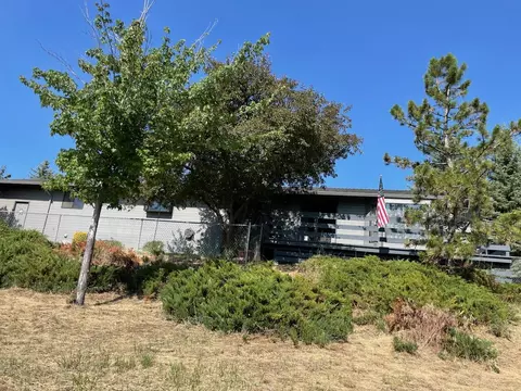 13847 Keno Terrace Dr, Klamath Falls, OR 97601