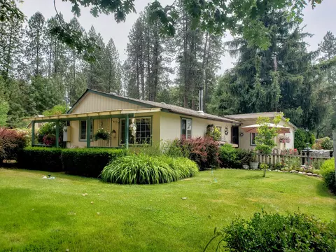 2629 Sand Creek Rd, Grants Pass, OR 97527