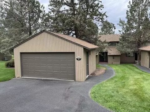 6999 Robin Ct #FV9D, Redmond, OR 97756