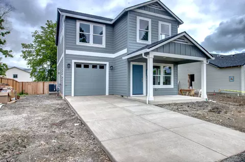 349 Dano Dr, Phoenix, OR 97535 photo 4