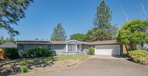 116 Fawn Cir, Shady Cove, OR 97539