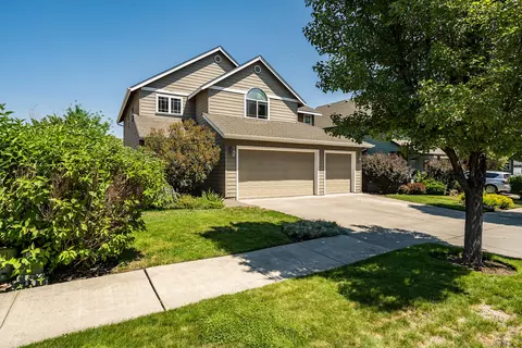 3073 NE Quiet Canyon Dr, Bend, OR 97701