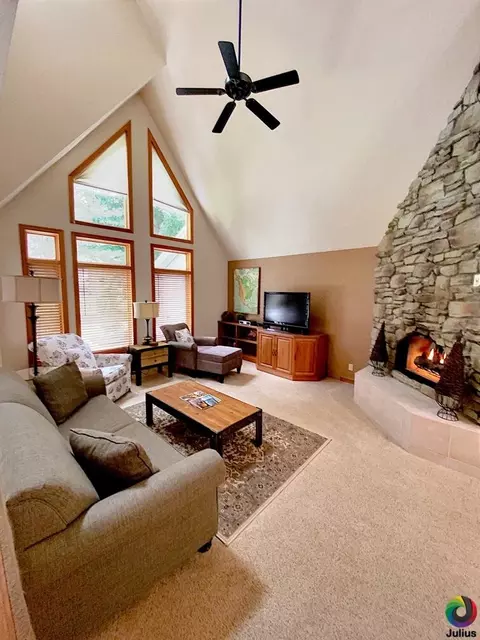 57006 Peppermill Cir #11-E, Sunriver, OR 97707