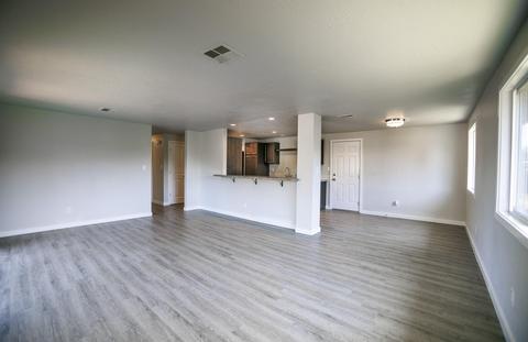 925 Crest Dr, Central Point, OR 97502 photo 4