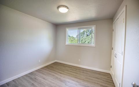 925 Crest Dr, Central Point, OR 97502 photo 13
