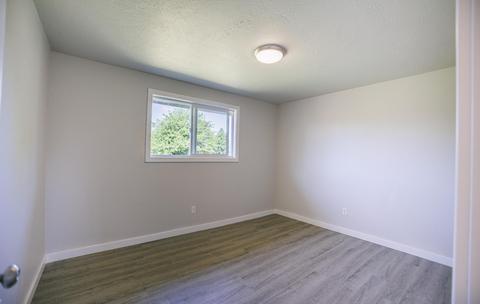 925 Crest Dr, Central Point, OR 97502 photo 17
