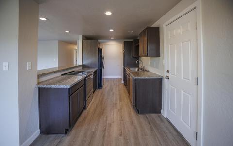 925 Crest Dr, Central Point, OR 97502 photo 8