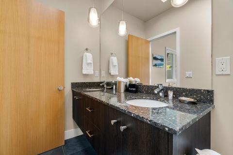 19130 Gateway Loop, Bend, OR 97702 photo 23
