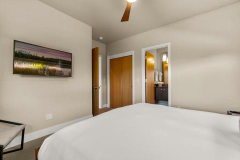 19130 Gateway Loop, Bend, OR 97702 photo 14