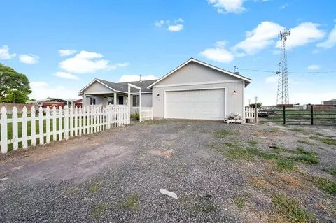 615 E Front St, Merrill, OR 97633 photo 2