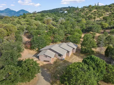 10254 Sterling Creek Rd, Jacksonville, OR 97530