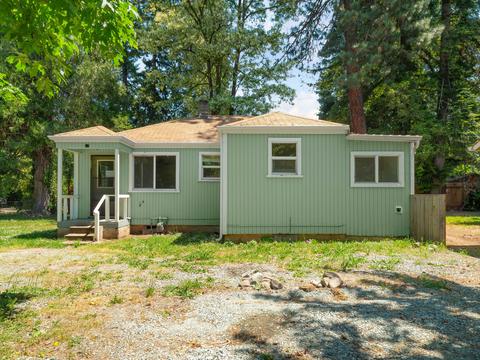 171 NE Long St, Canyonville, OR 97417