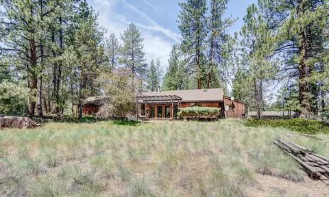 60270 Woodside Loop, Bend, OR 97702