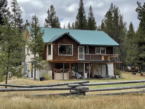 135750 Riverview Dr, Crescent, OR 97733