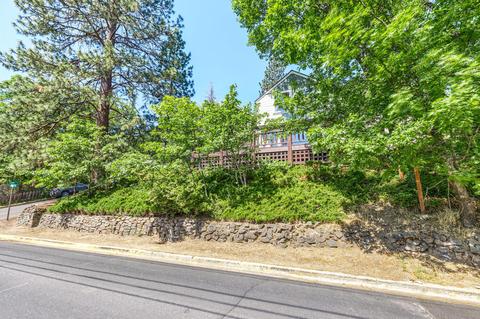 155 Hillcrest St, Ashland, OR 97520