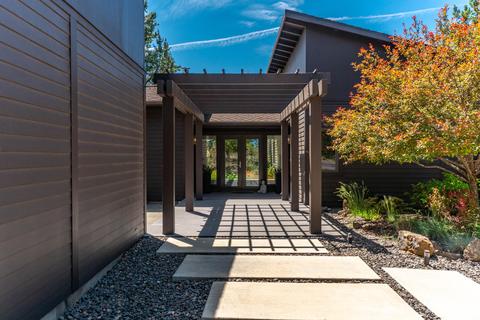 64275 Crosswinds Rd, Bend, OR 97703 photo 3