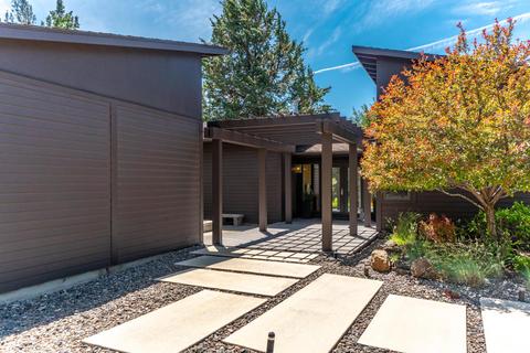 64275 Crosswinds Rd, Bend, OR 97703 photo 2