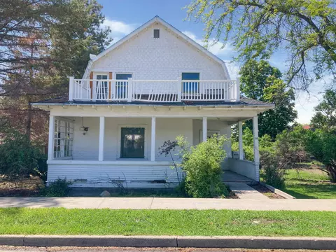 118 S I St, Lakeview, OR 97630