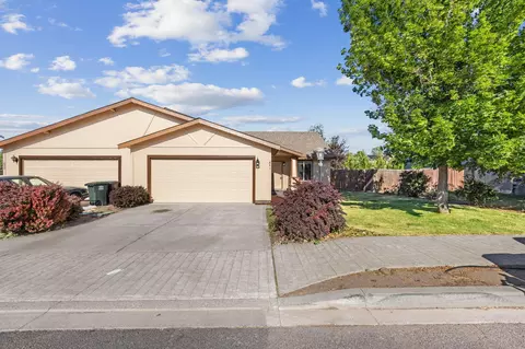 841 SE Kierra Pl, Madras, OR 97741
