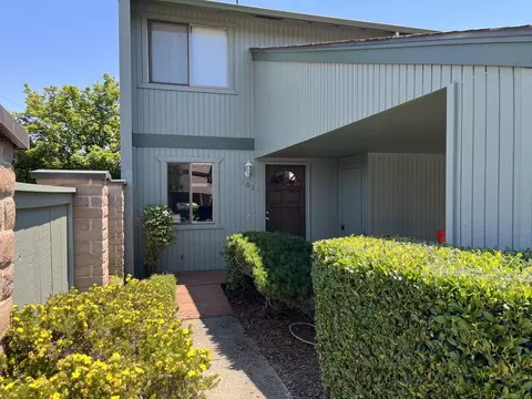 1001 SE Camelot Dr, Grants Pass, OR 97526