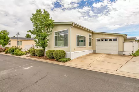 4425 W Main St #10, Medford, OR 97501