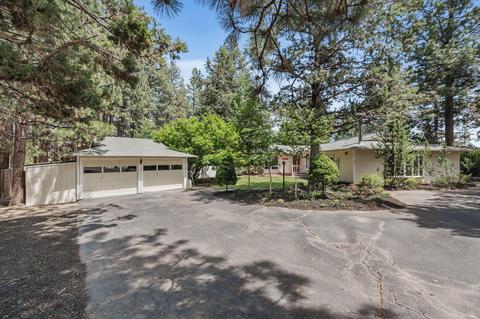 20058 Parkside Pl, Bend, OR 97702