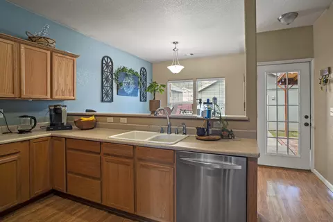 348 Brookhaven Dr, Central Point, OR 97502 photo 5