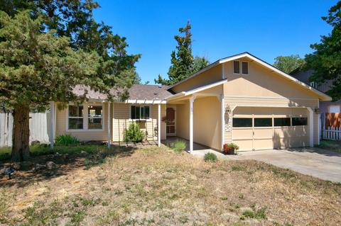 1852 NE Monroe Ln, Bend, OR 97701 photo 2