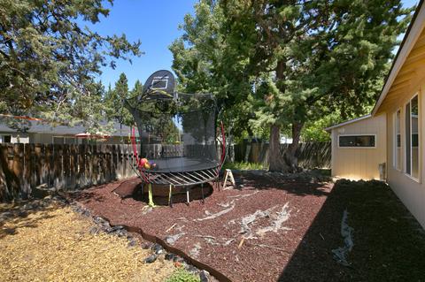 1852 NE Monroe Ln, Bend, OR 97701 photo 16
