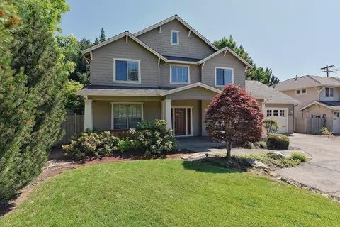 3582 Cherry Ln, Medford, OR 97504