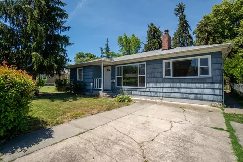 1006 Hamilton St, Medford, OR 97501