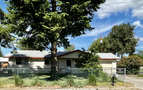 1085 NE Wilshire Dr, Prineville, OR 97754